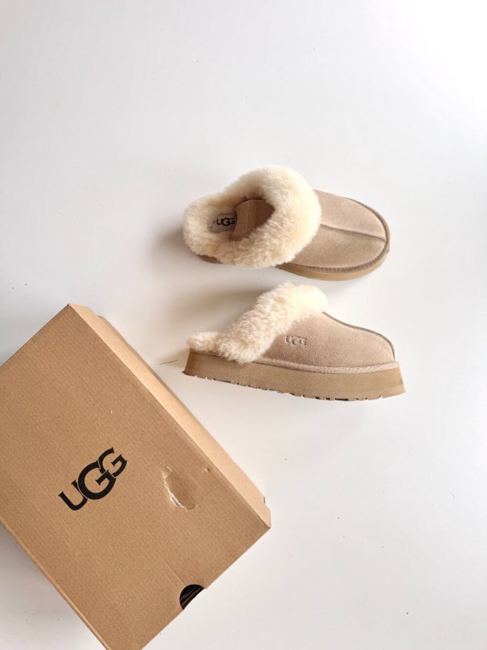 UGG Disquette Sand Beige Suede Shearling Slip On Platform Slipper Slides, Size 6